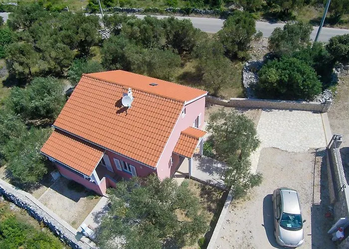 House Dorita بيت للعطل Miholascica